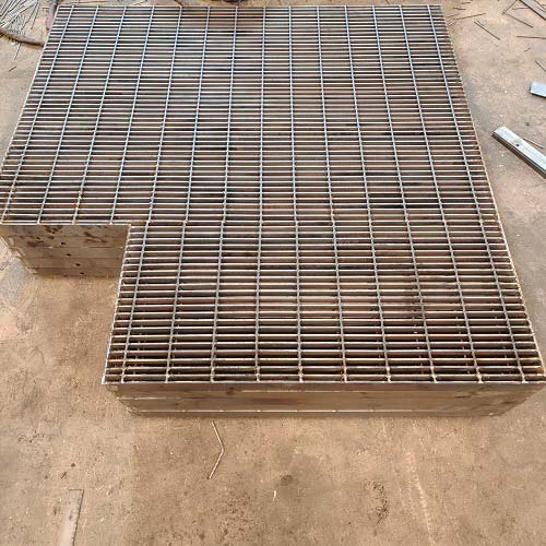 安裝鋼格柵鋼格板的時候需注意的問題有哪些