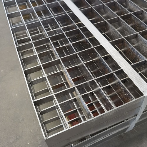 污水處理廠鋼格柵的特點與優勢