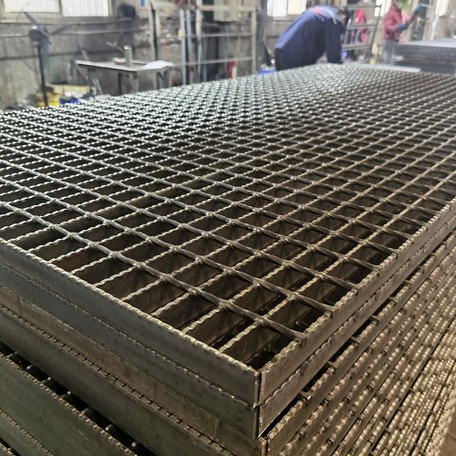 工業(yè)廠鋼格柵板為什么如此受歡迎