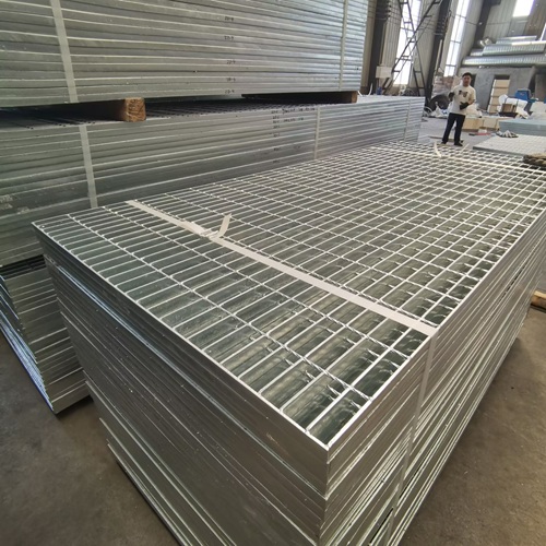 鋼格柵知識(shí)科普：材質(zhì)、規(guī)格如何影響使用效果？