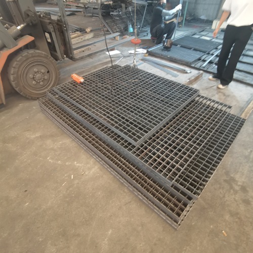 鋼格板在數據中心冷熱通道管理中的作用